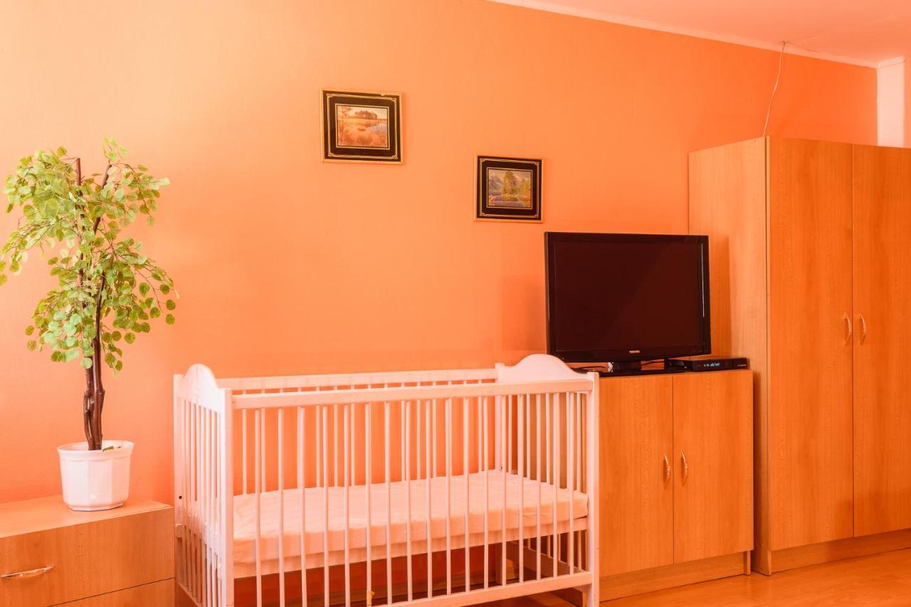 Apartman Elegant Besenova Bagian luar foto